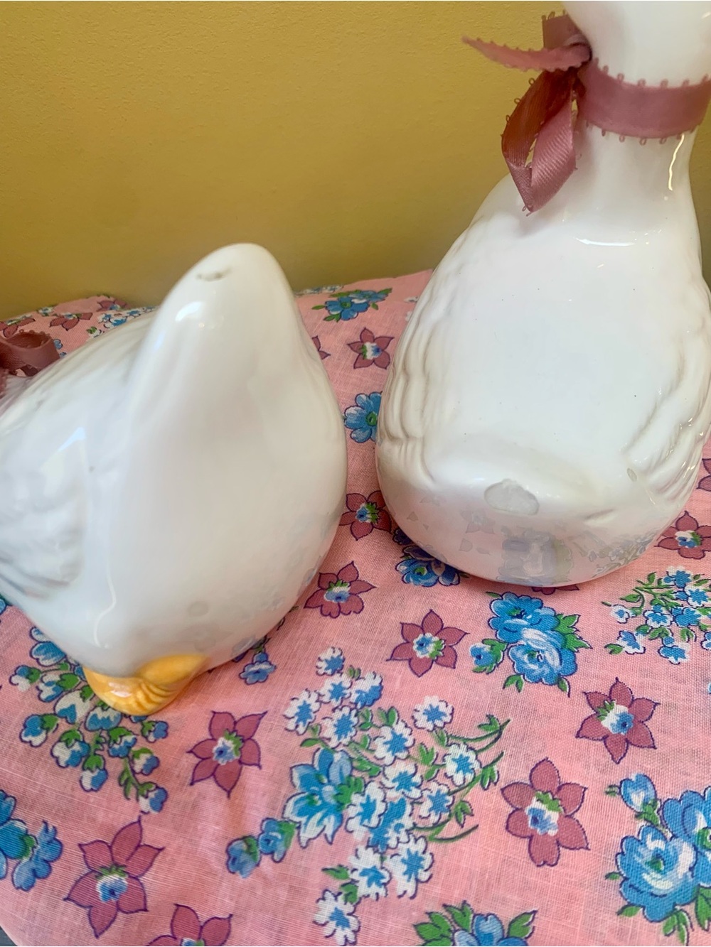 Vintage Grandmacore Country Ceramic Goose Figurines - Picture 5 of 5